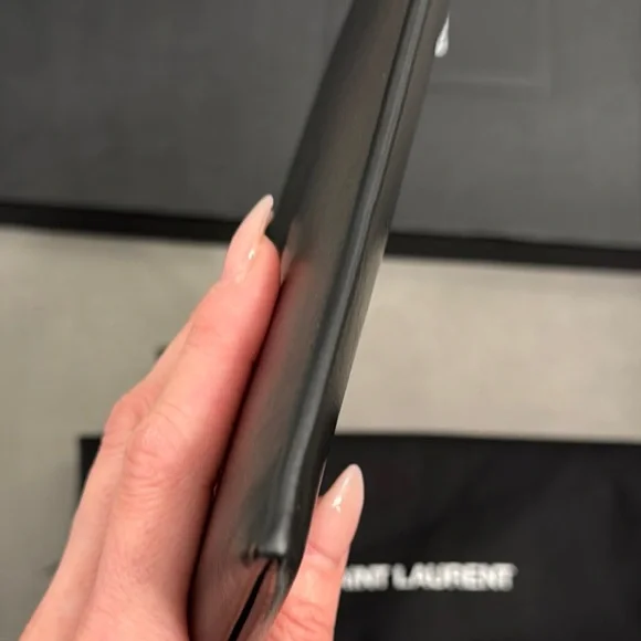 Saint Laurent Sleek Black envelope clutch - Picture 7 of 16